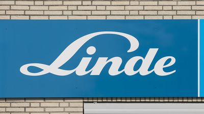 Linde Stock Shows Unusual Strength; Nearing All-Time High