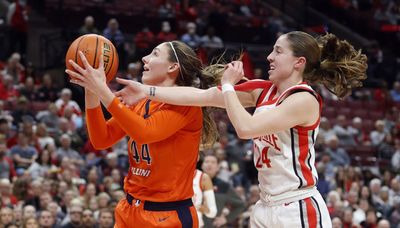 Illinois women enter AP Top 25 for first time since 2000