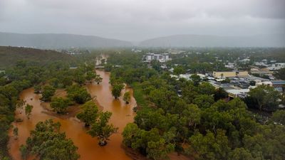 Remote NT communities remain cut off by floodwaters as Timber Creek region mayor calls for new evacuation plan