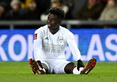 Mikel Arteta issues Bukayo Saka injury update after Arsenal star forced off ahead of north London derby