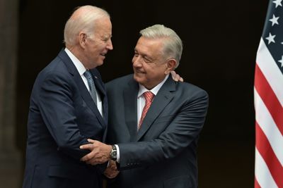 Biden meets Mexico president for talks on migrants, drugs