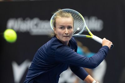 Resurgent Krejcikova rolls on in Adelaide, Anisimova ends drought