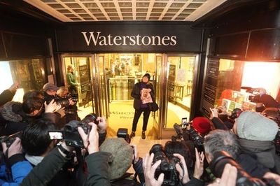 Harry’s memoir Spare hits bookshelves at midnight as fans queue to read duke’s story from ‘horse’s mouth’