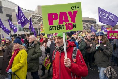 Scotland teachers’ strikes to go ahead after last-minute talks fail to secure new deal