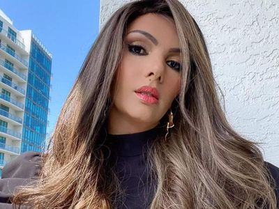 Somy Ali claims Salman Khan hit her saying 'only men can cheat'; shares an old video of Shah Rukh Khan talking about why women should never be abused