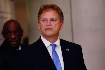 Shapps supports plan to treat NHS patients in car park cabins