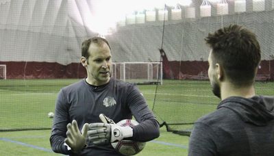 The story of Petr Mrazek’s unlikely friendship with Petr Cech