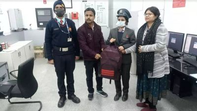 Lucknow metro returns bag full of Rs1.80 lakh cash to a couple