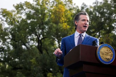 California governor projects $22.5 billion budget deficit