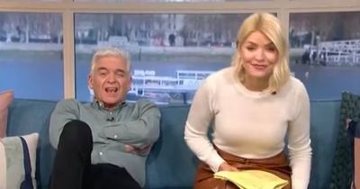 'Sulking' Phillip Schofield and Holly Willoughby leave This Morning fans fuming