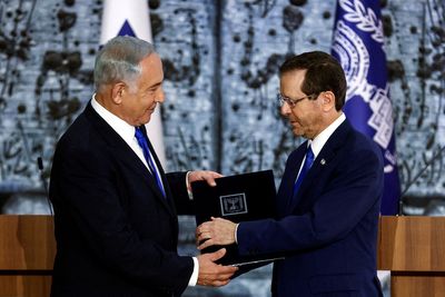 Israeli president urges polarised politicians to 'lower the temperature'