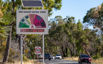 Western Australia bushfire threats downgraded