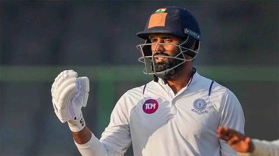Ranji Trophy: Hanuma Vihari continues slow crawl against Delhi