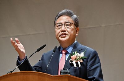 South Korea calls China's visa suspension 'deeply regrettable'