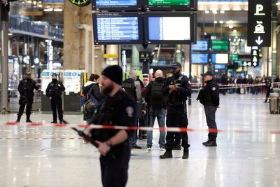 Man wounds six people at Paris Gare du Nord station