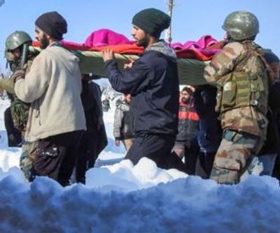 J-K: Army Personnel Help Pregnant Woman Reach PHC In Baramulla's Sumwali