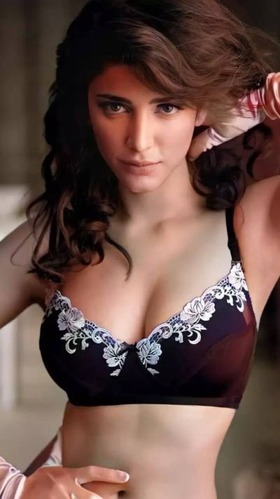 Shruti Haasan is unrecognizable in these throwback pics