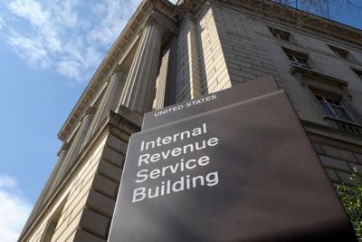 Watchdog sees 'light at the end of the tunnel' for the IRS