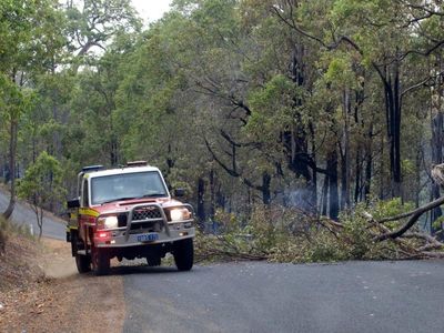 Bushfire threatens lives in WA