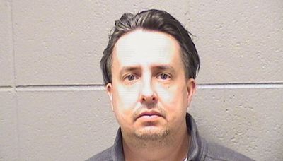 Former Chicago cop gets probation after pleading guilty to firing at unarmed man while off-duty and drunk