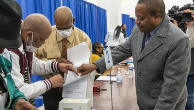 Challenging ballot petitions, a Chicago political tradition, may be on its way out