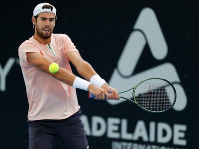 Young Brit Draper upsets Khachanov