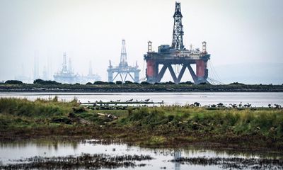 Fossil fuel producers must be forced to ‘take back’ carbon, say scientists