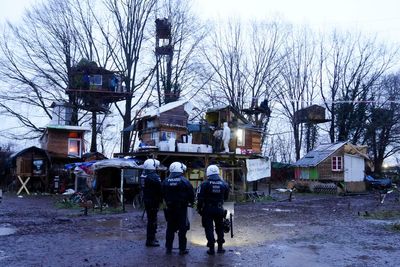 Police press ahead with clearance of condemned German hamlet