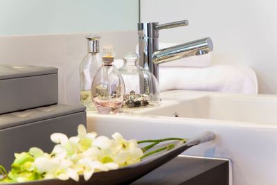 Is it a mistake to store perfume in the bathroom? Experts respond to viral TikTok video