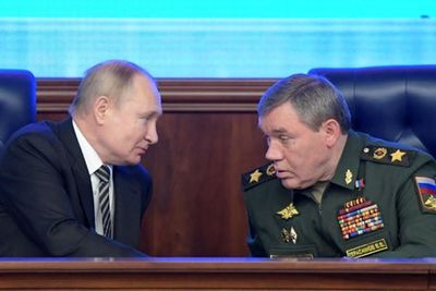 Putin’s change of commander in Ukraine is ‘sign of desperation’, says ex-British Army chief