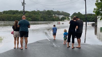 Wet season arrives for Mackay as North Queensland city cops 200mm drenching
