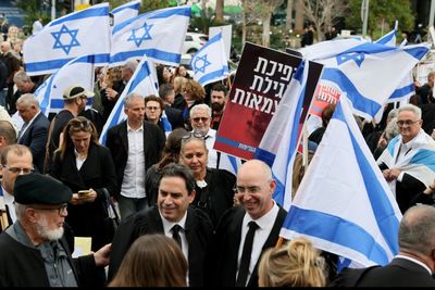 Israeli lawyers rally against judicial overhaul plans