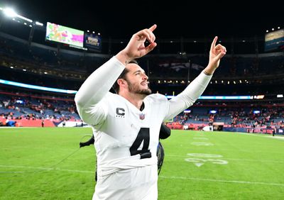 Raiders have started to look into trades for QB Derek Carr