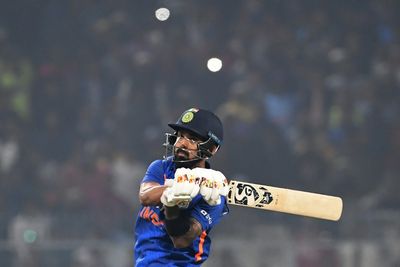 Rahul helps India beat Sri Lanka to clinch ODI series