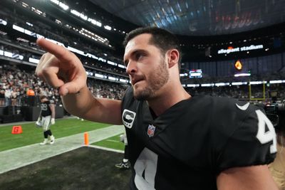Derek Carr delivers an emotional written goodbye to Raiders fans as trade news breaks