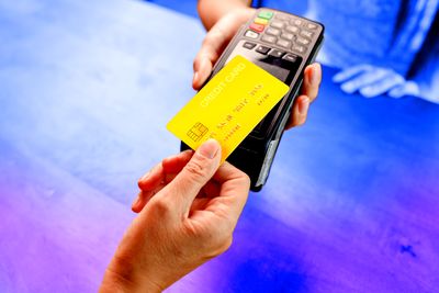 Instant-access credit cards: Popular options