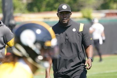 Steelers assistant Brian Flores interviews for Browns DC position