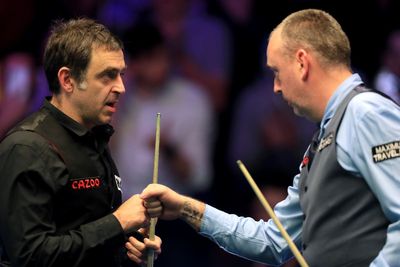 Mark Williams ends losing run against Ronnie O’Sullivan to reach Masters semis