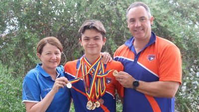 Broken Hill swimmers impress with records, medals at SA Country Championships
