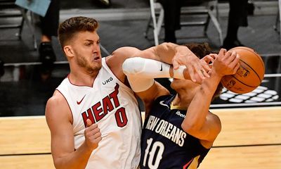 Center Meyers Leonard will work out for Lakers on Friday
