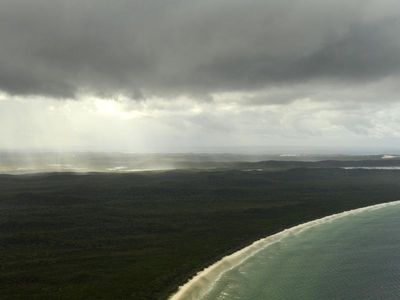 North Qld braces for flood as rain sets in