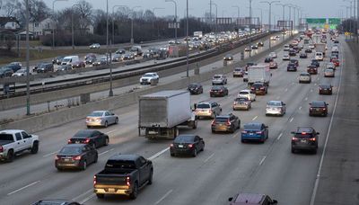 Expressway shootings drop significantly in 2022 across Chicago, state police reports