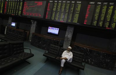Pakistan foreign exchange reserves drop to lowest since 2014