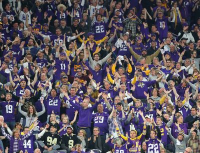 Christian Darrisaw wants Vikings fans to be loud Sunday vs. Giants