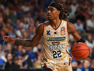Taipans edge gutsy Hawks at home in NBL