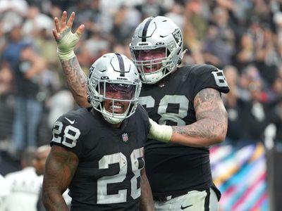 Raiders finish at No. 10 in PFF’s final offensive line rankings
