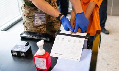 UK plans GPS tracking of potential deportees by fingerprint scanners