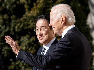 Biden tells Kishida U.S. strongly supports defense of Japan