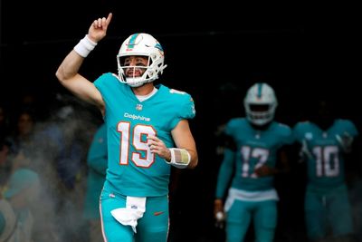 Dolphins to start rookie QB Thompson in wildcard clash