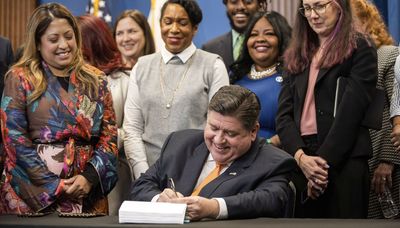 Pritzker signs bill expanding abortion access in Illinois to help ‘overwhelmed clinics,’ and protecting patients and providers